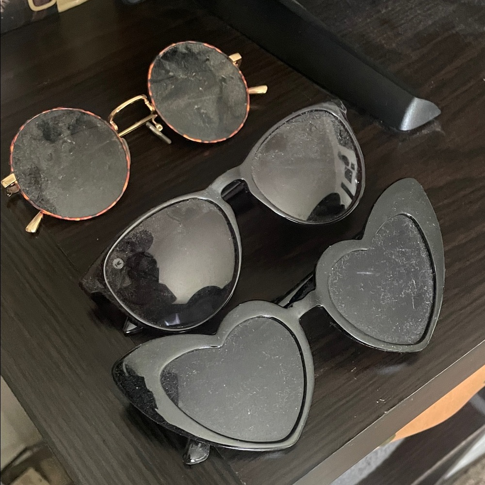 🔴 Stylish Black Sunglasses Set